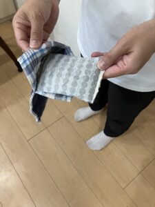 ハンカチ袋に保冷剤
